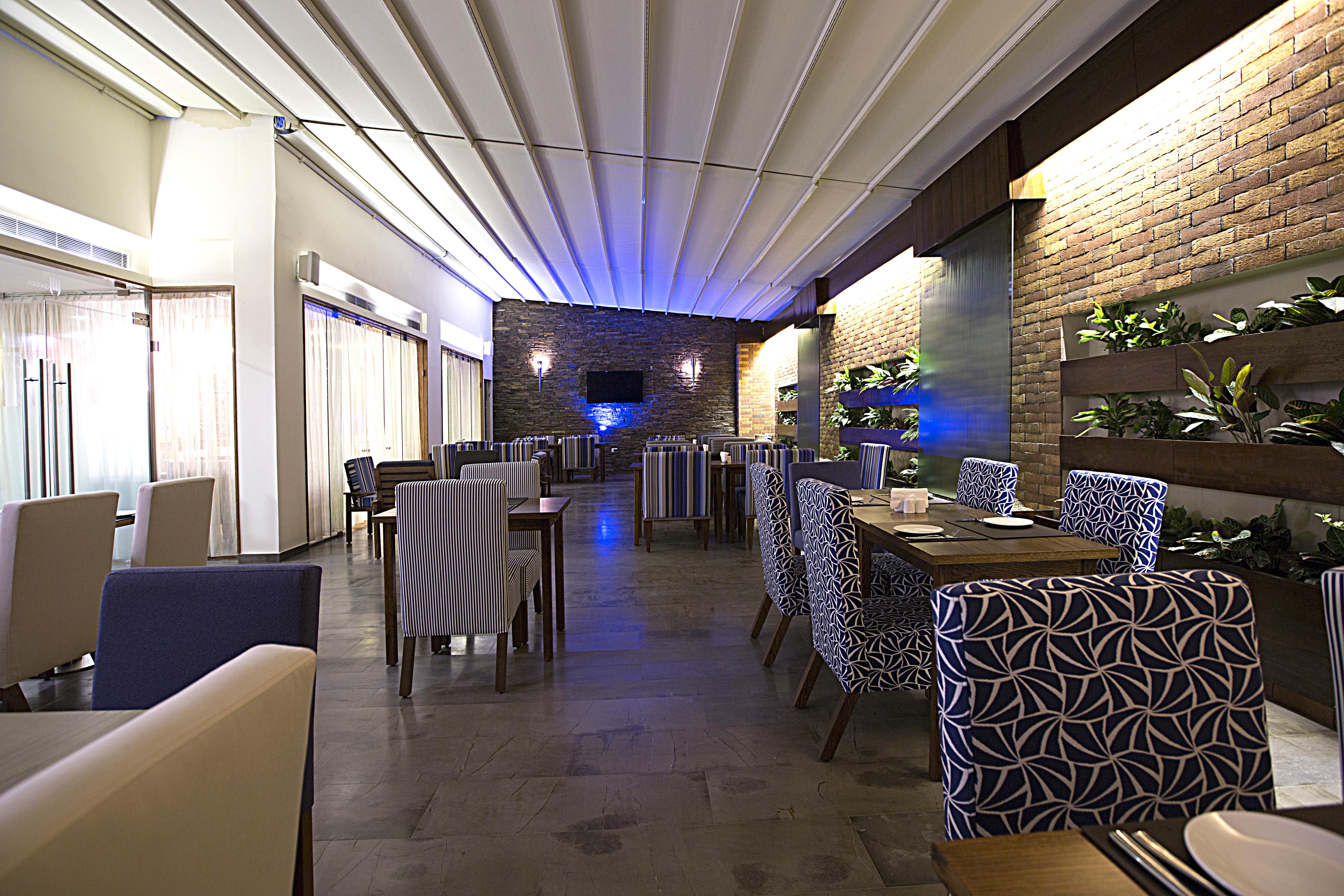 The J Hotel & Spa Бейрут Экстерьер фото