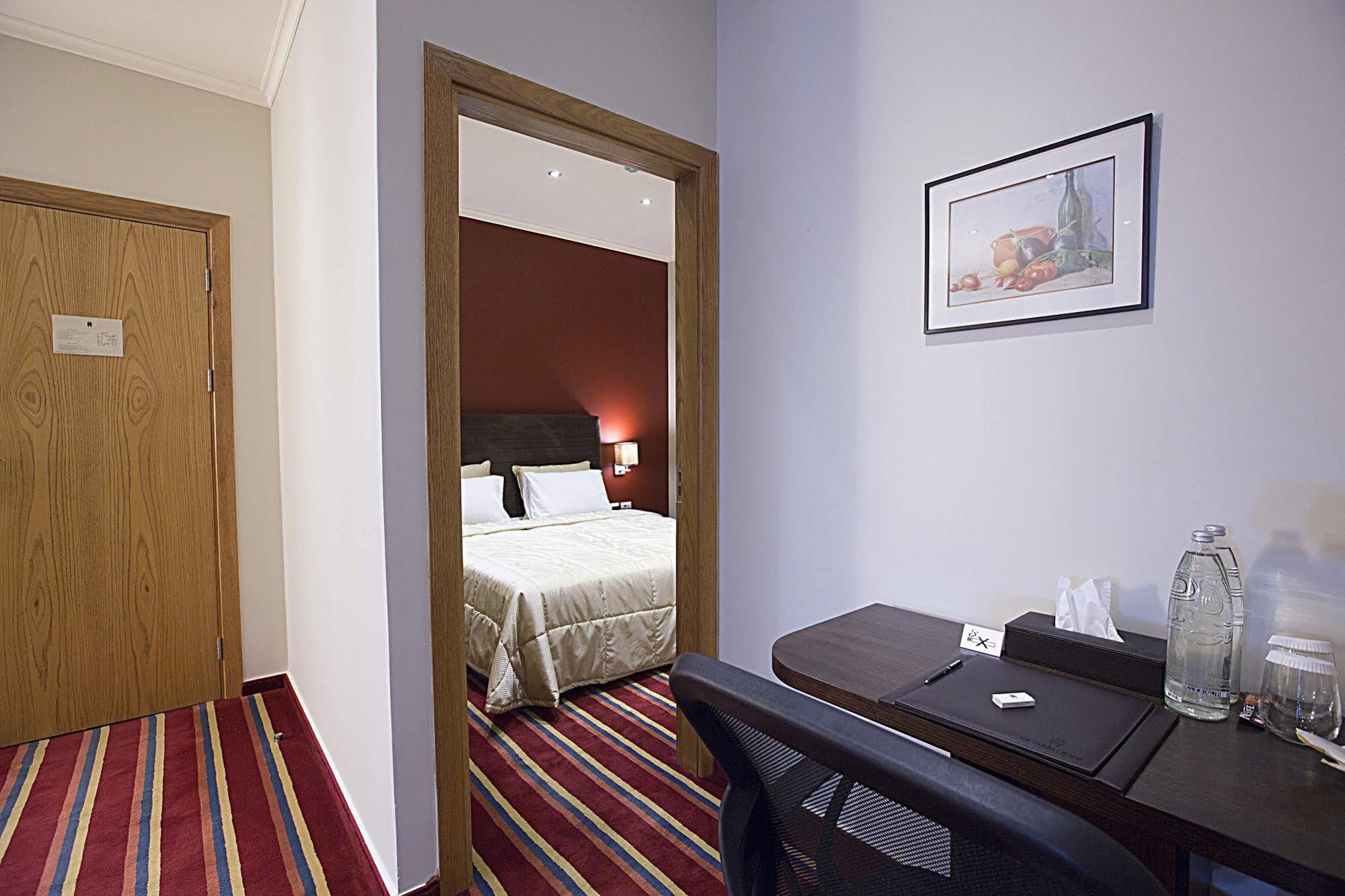 The J Hotel & Spa Бейрут Экстерьер фото