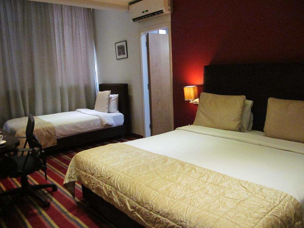 The J Hotel & Spa Бейрут Экстерьер фото