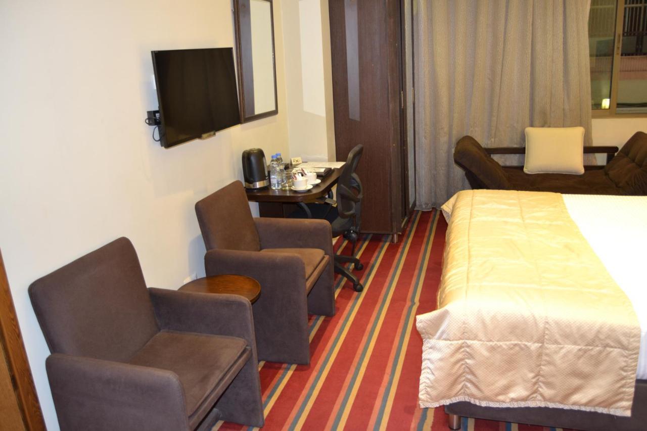 The J Hotel & Spa Бейрут Экстерьер фото