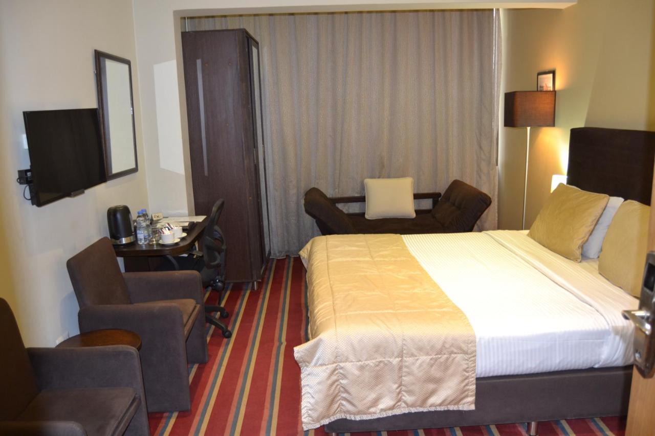 The J Hotel & Spa Бейрут Экстерьер фото