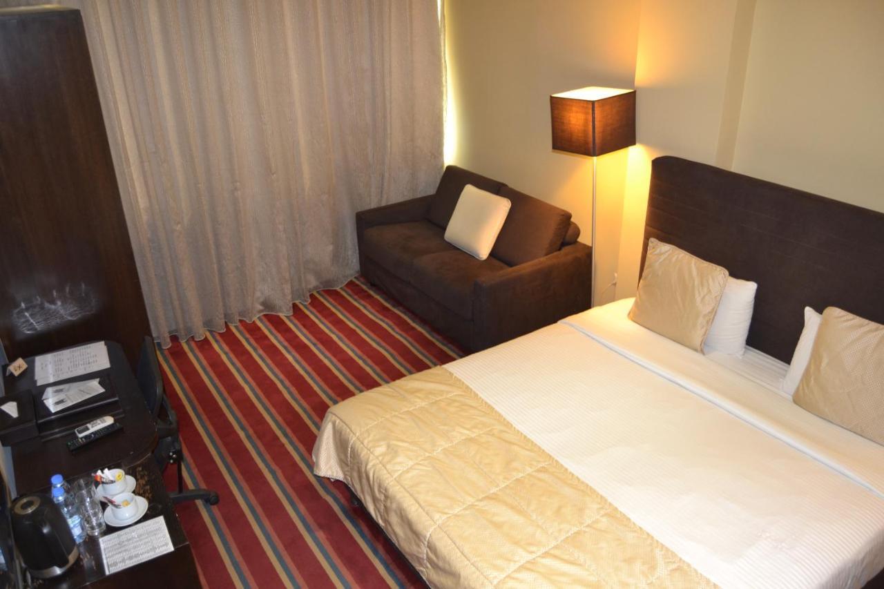 The J Hotel & Spa Бейрут Экстерьер фото